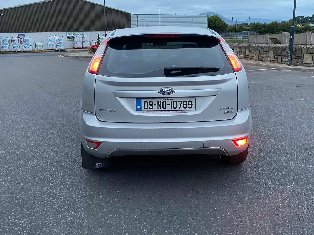 €€1350 Ford focus 1.6 diesel nct Feb 26 tax May 26 - Image 4
