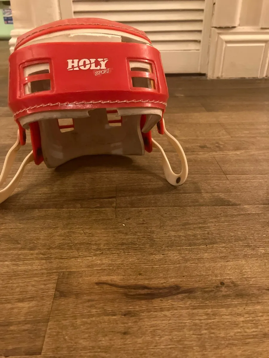 Oldstyle hurling helmet - Image 1