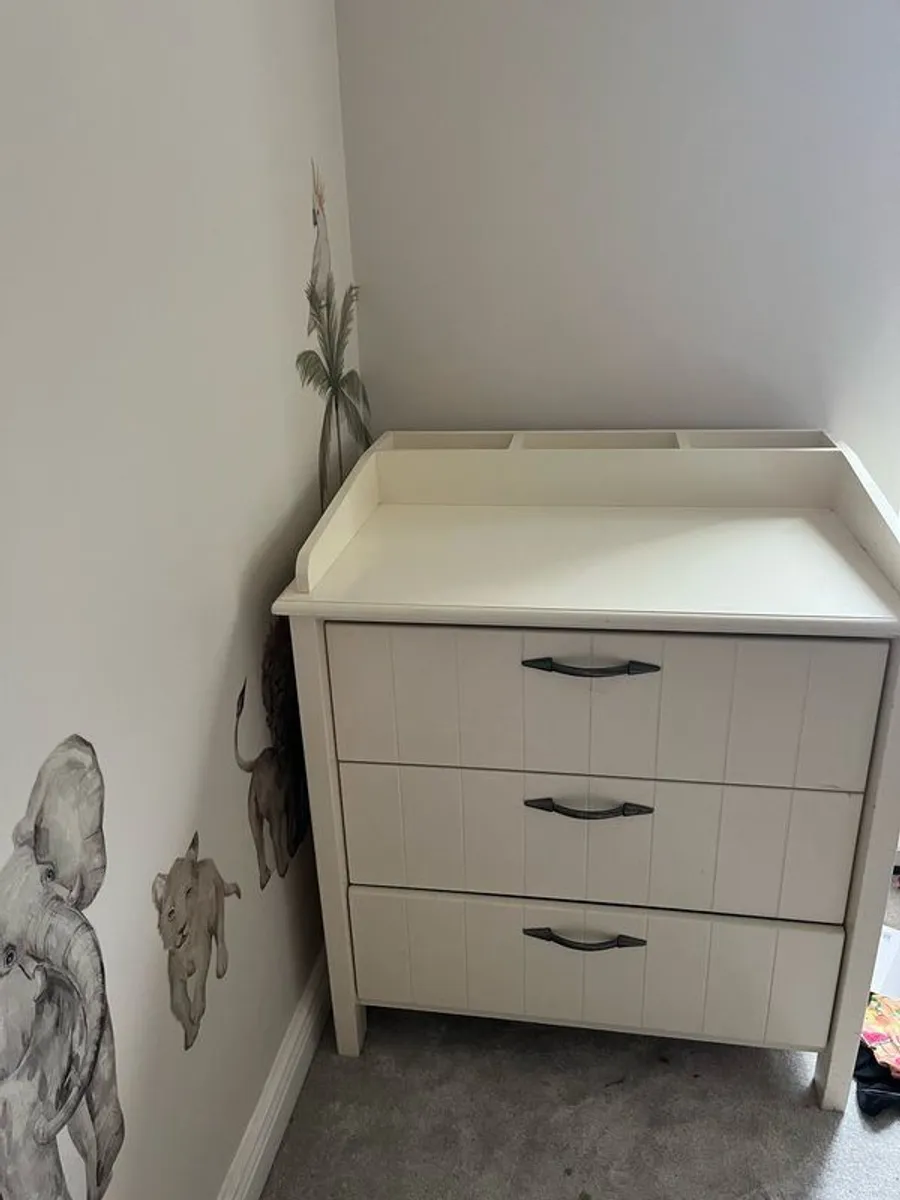 Baby changing Drawer - Image 1