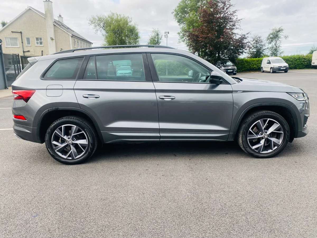 SKODA KODIAQ SPORTLINE DSG 2.0 TDI 2022 (221) - Image 4