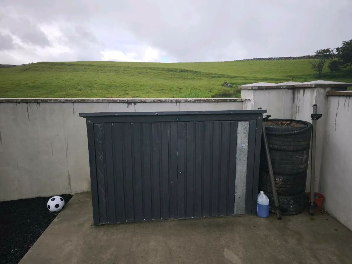 3 x Wheelie bin shed - Image 1