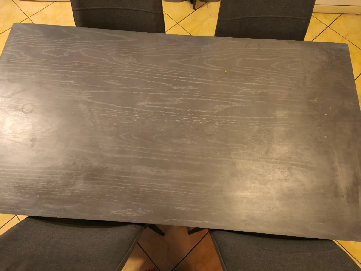 Kitchen table and chairs - Image 4