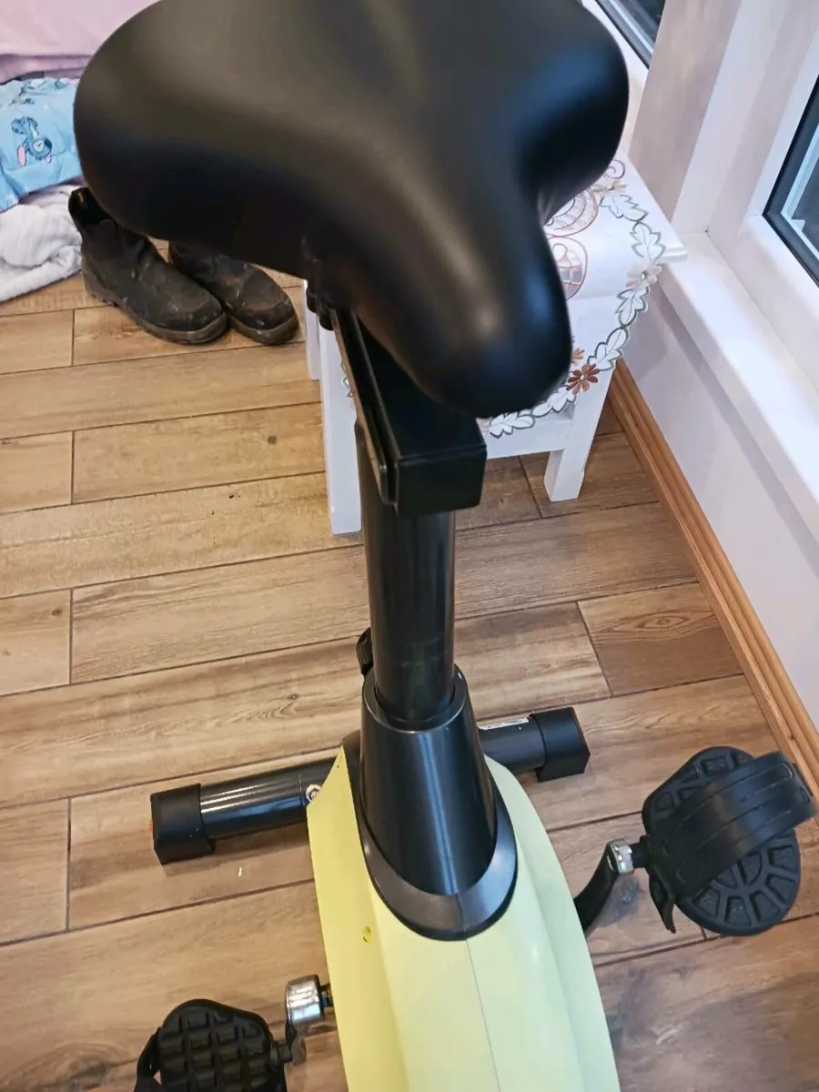 Exercise bike - Image 1