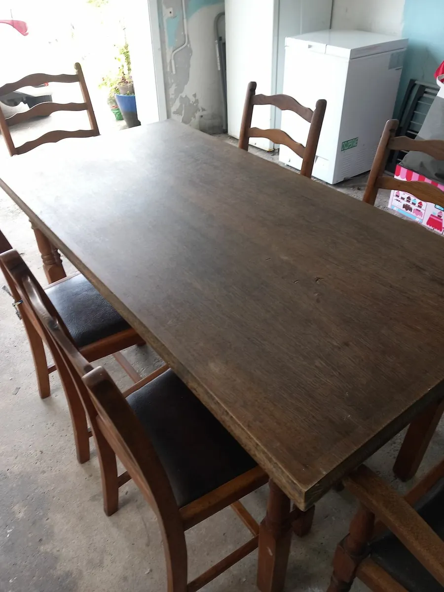 Dining table - Image 1