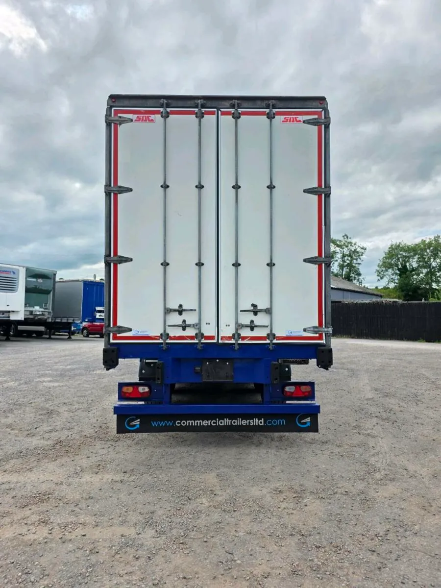 2015 SDC CURTAINSIDER - Image 3