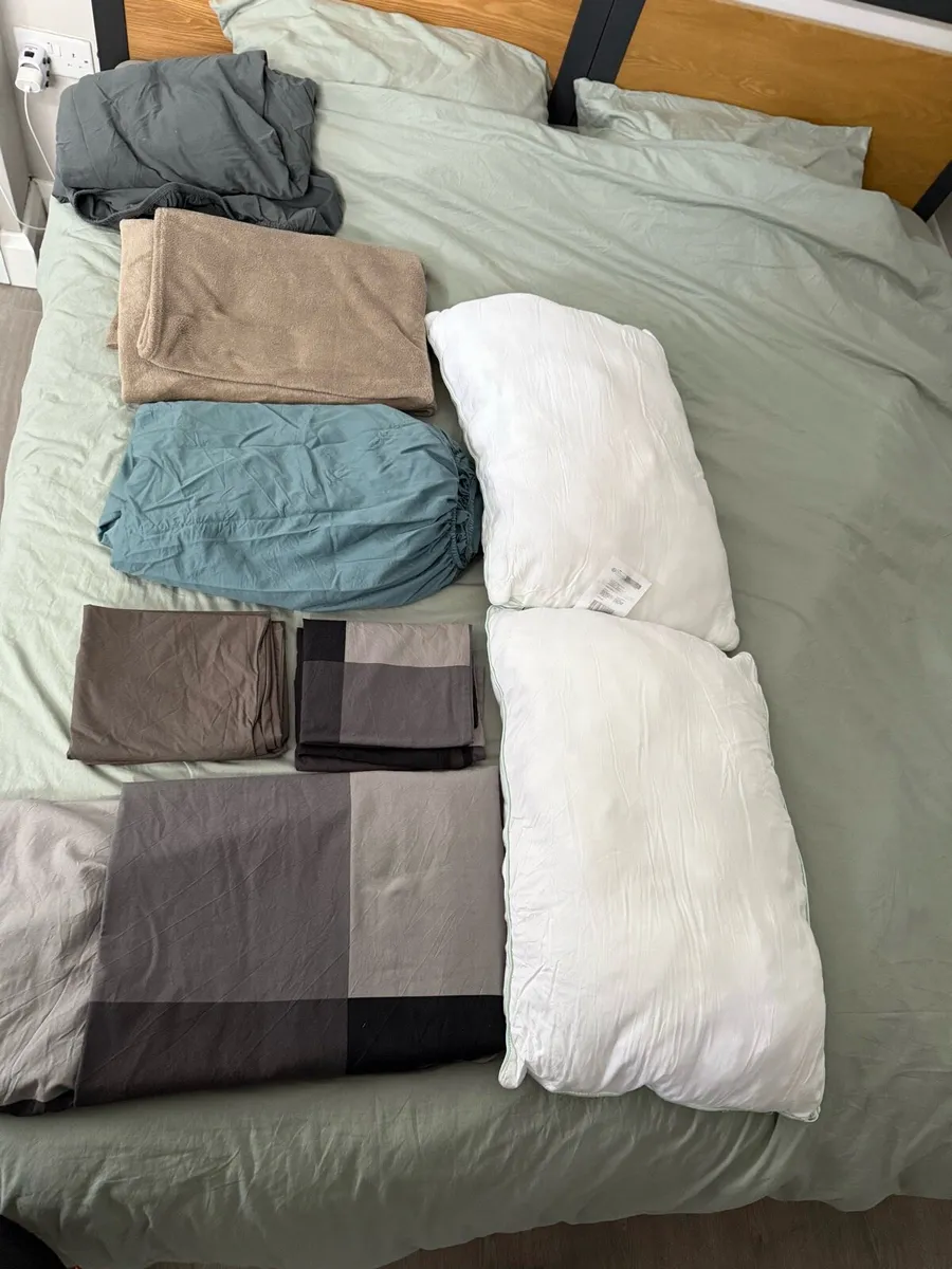 Bed sheets, duvet / duvet covers, pillows/ fleece - Image 2