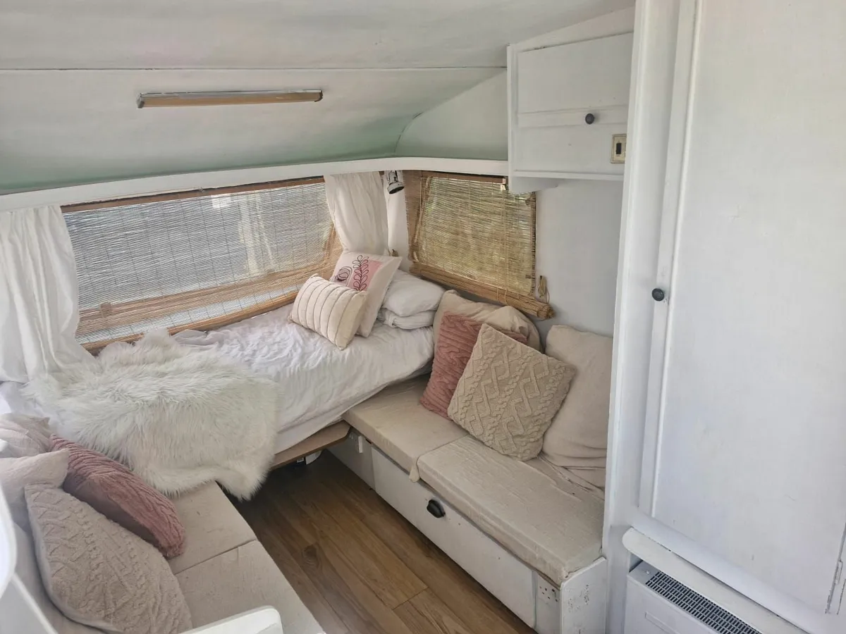 2 Berth Caravan - Image 4