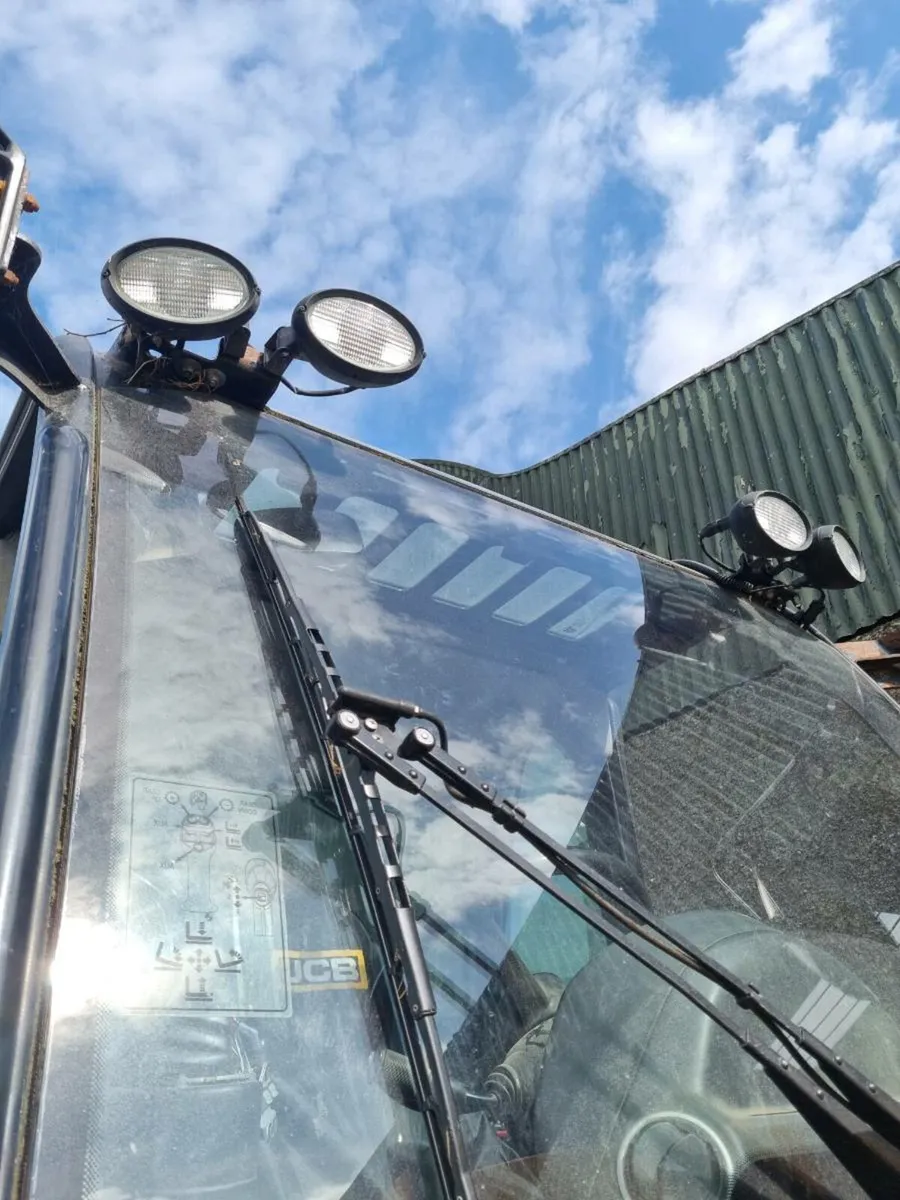 Jcb 320 lights 2head n spots - Image 1
