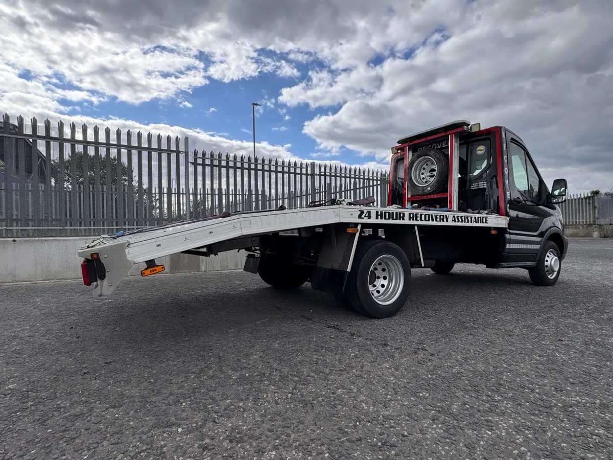 2014 Ford Transit Recovery truck - Image 3
