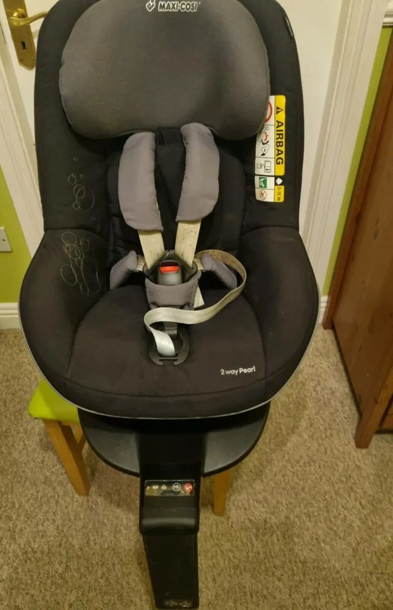 Maxi Cosi Pearl Car seat and base 2 way ISOFIX - Image 3