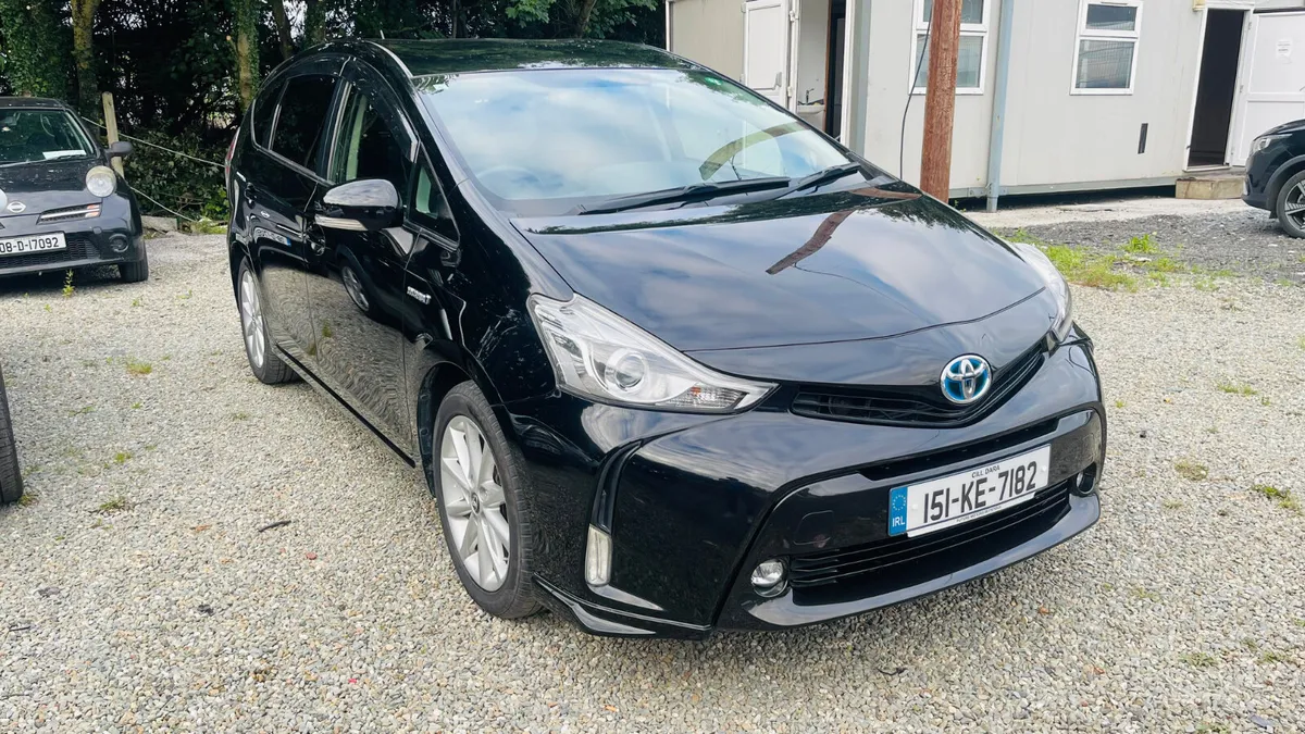 Toyota Prius Alpha 7 Seater Low mileage - Image 2