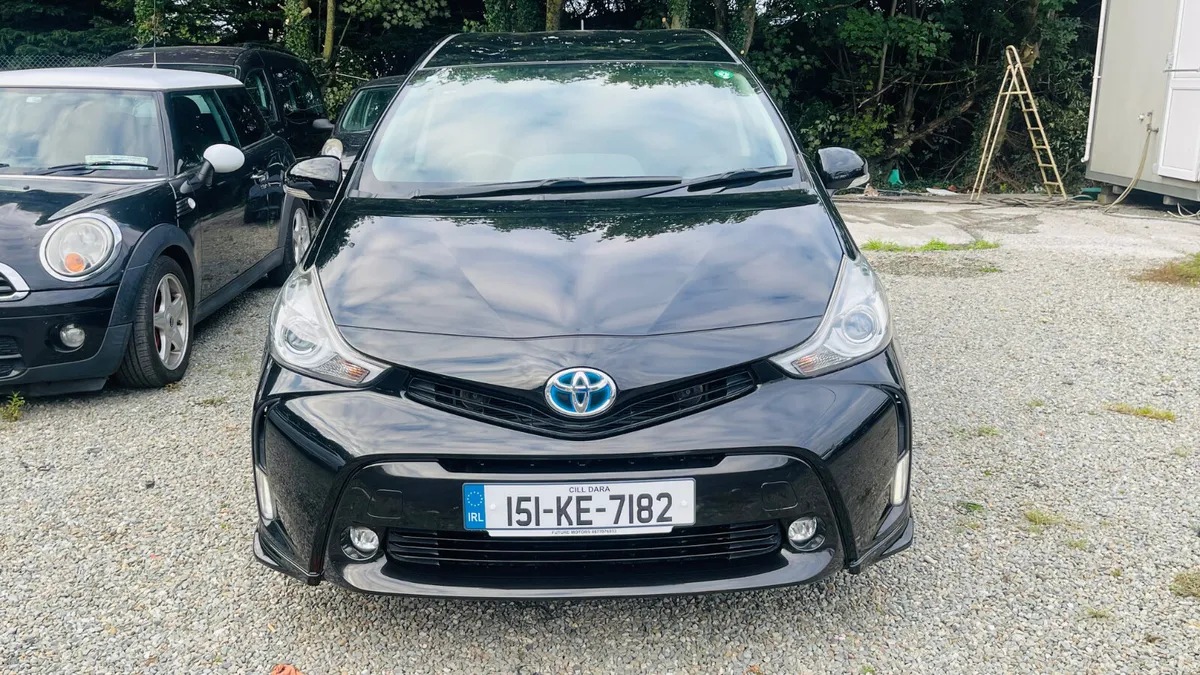 Toyota Prius Alpha 7 Seater Low mileage - Image 3