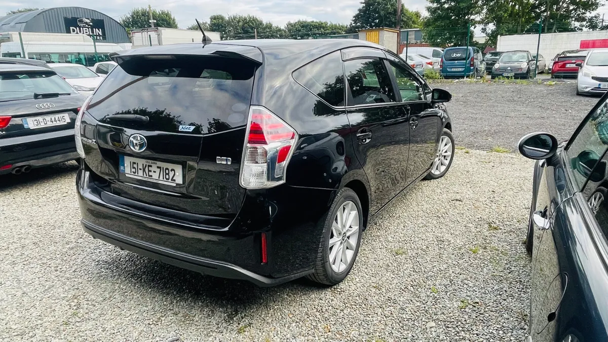 Toyota Prius Alpha 7 Seater Low mileage - Image 4