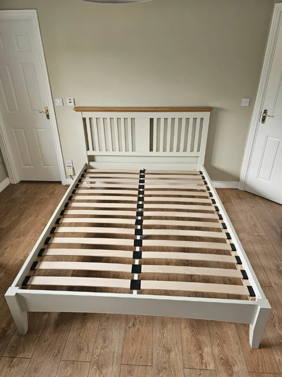 Bedroom furniture - Image 4