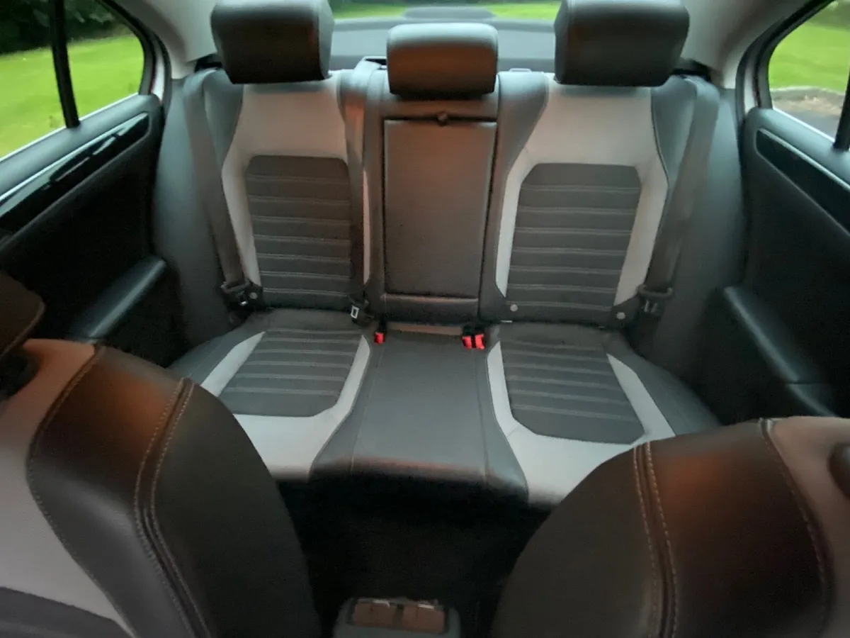 Volkswagen Jetta HIGHLINE - Image 4