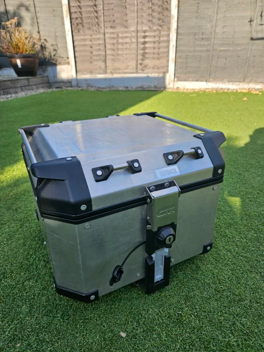 GIVi Trekker Outback 42 - Image 1