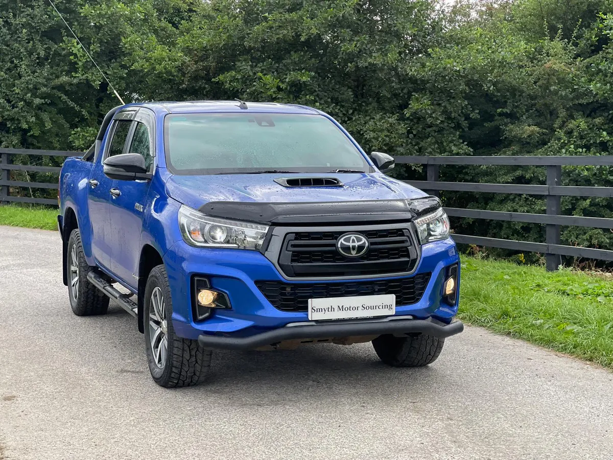 191 Toyota Hilux Invincible X Very low Miles***** - Image 2