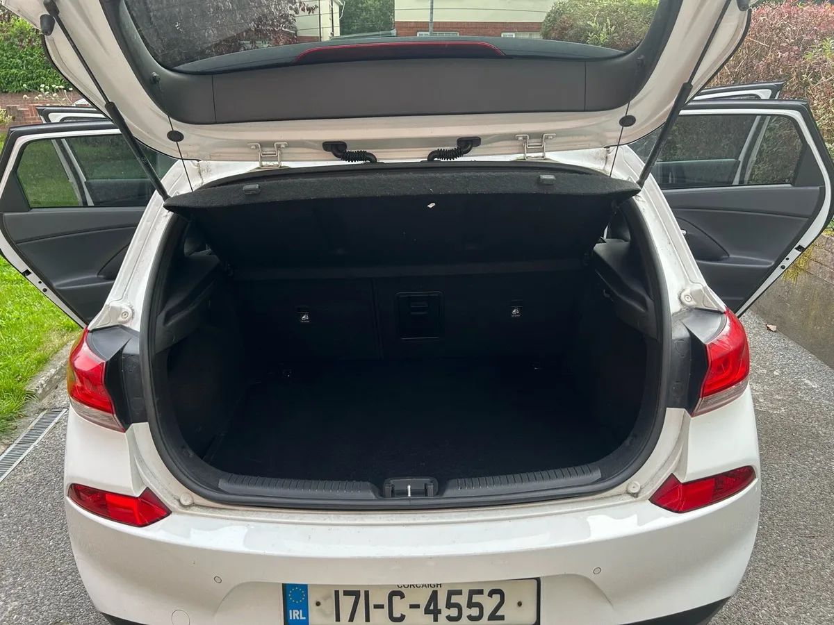 Hyundai i30 deluxe 2017 - Image 4