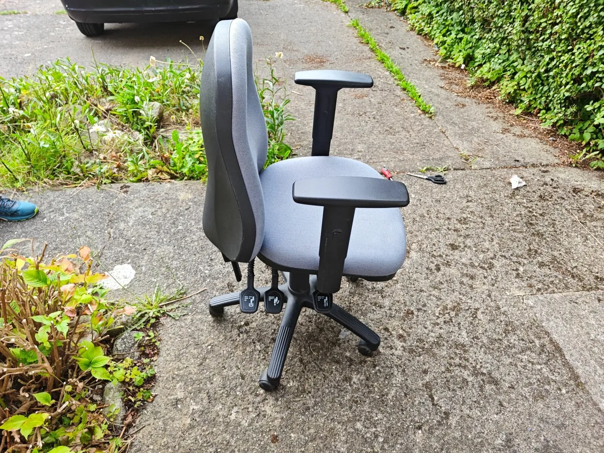 office Chair - Image 2
