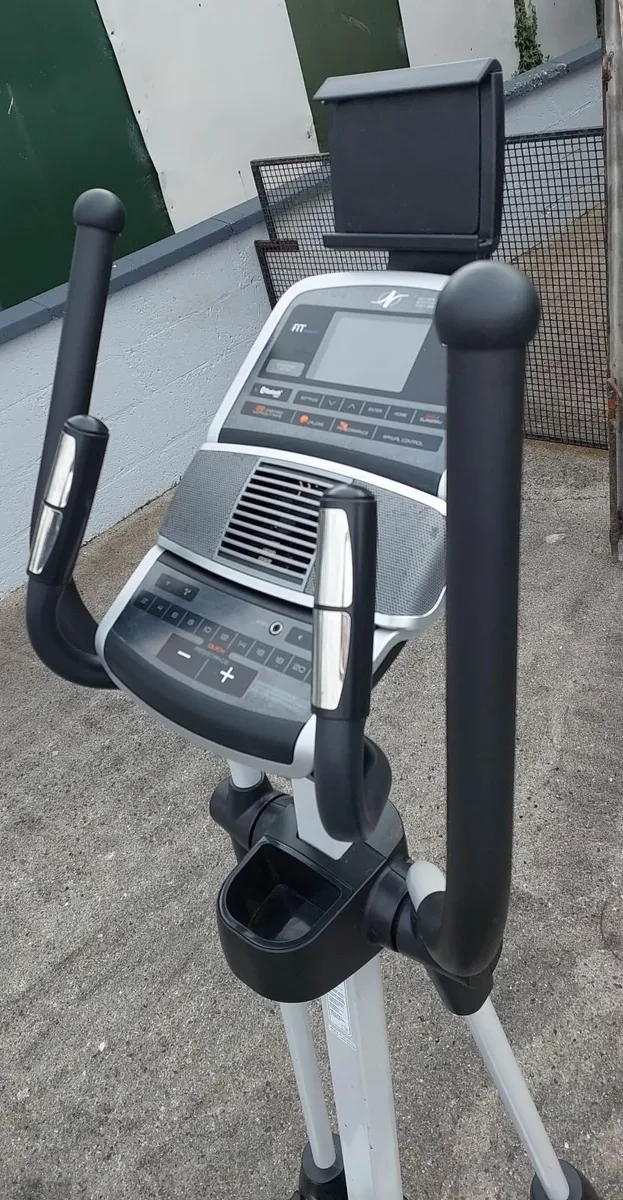 Cross trainer - Image 2