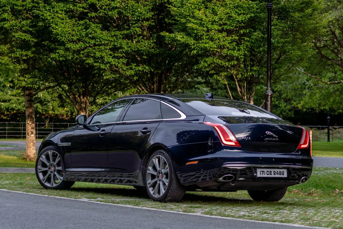 Jaguar XJL Portfolio 2017 - Image 3