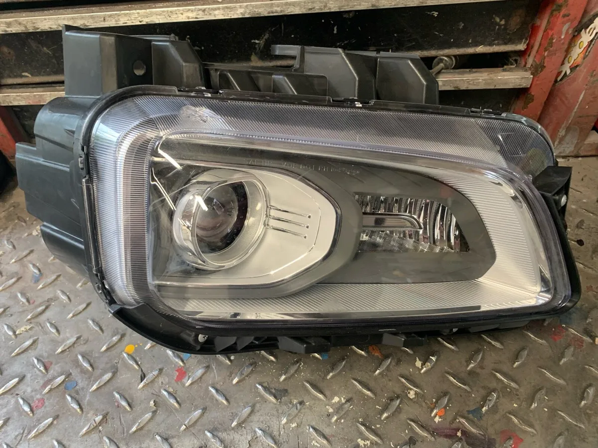 Hyundai kona rh headlight - Image 1