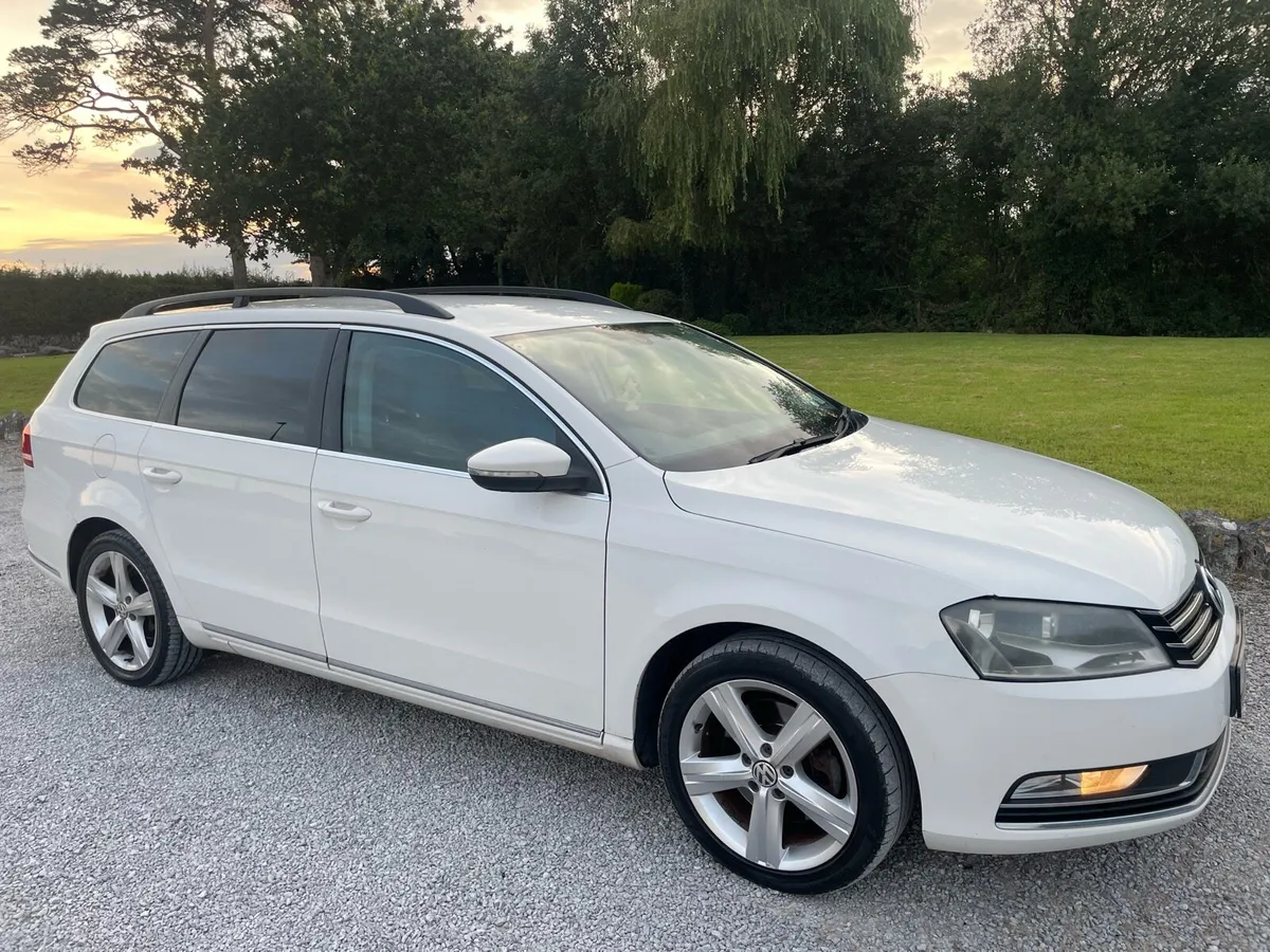 Volkswagen Passat - Image 1
