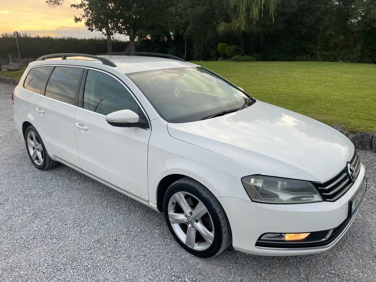 Volkswagen Passat - Image 2