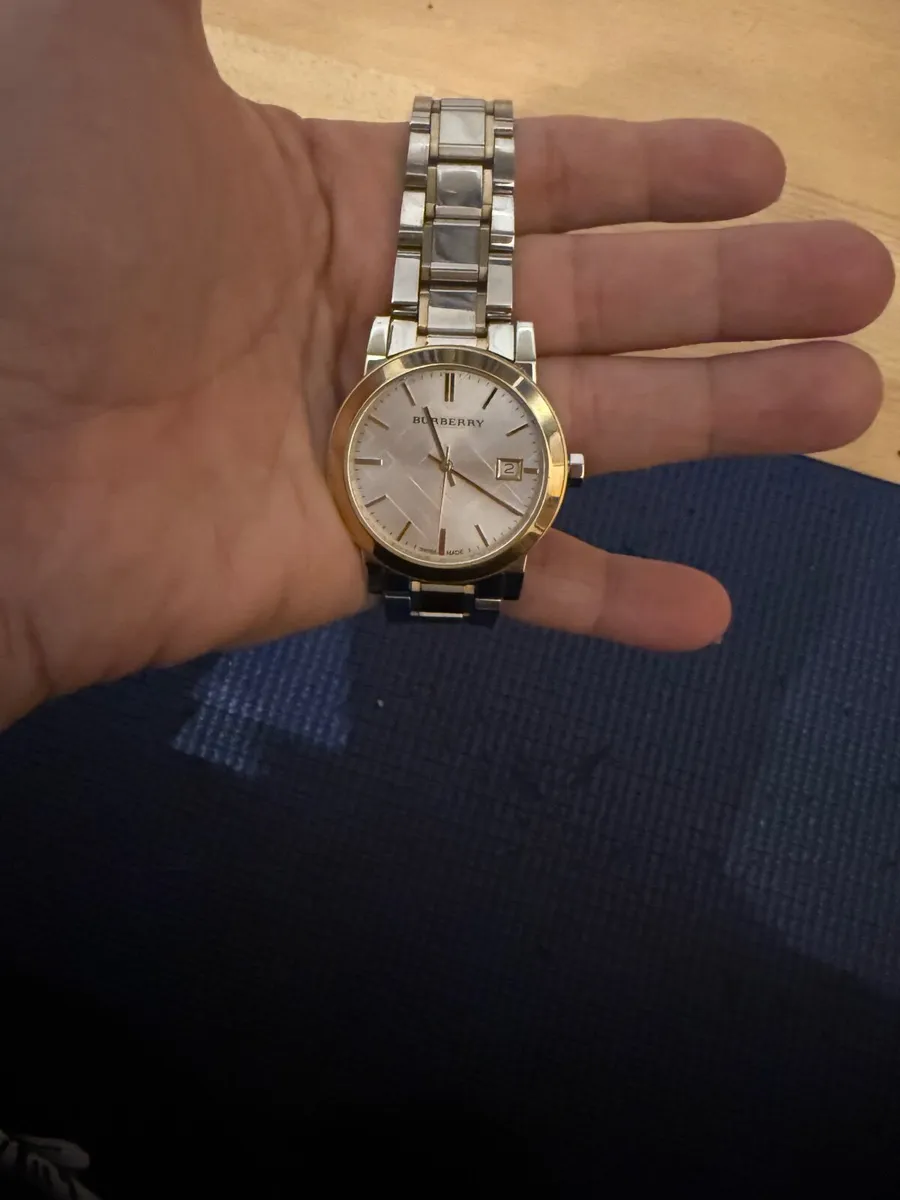 burberry watch - Image 1