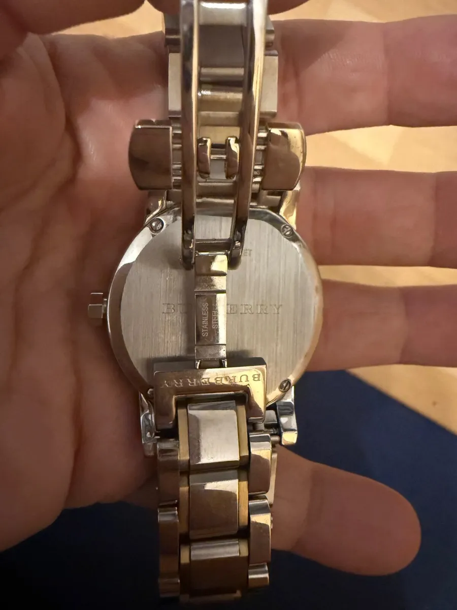 burberry watch - Image 2