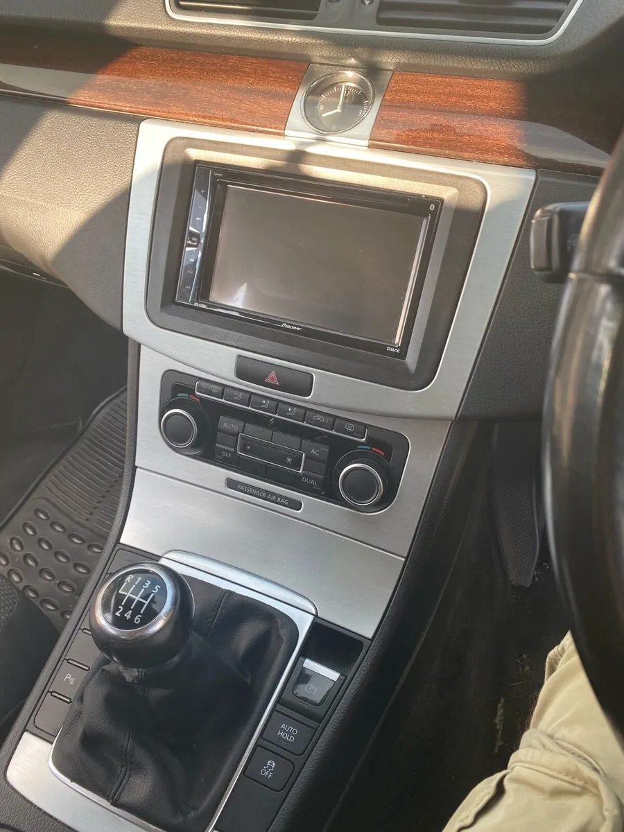 Car - Image 4