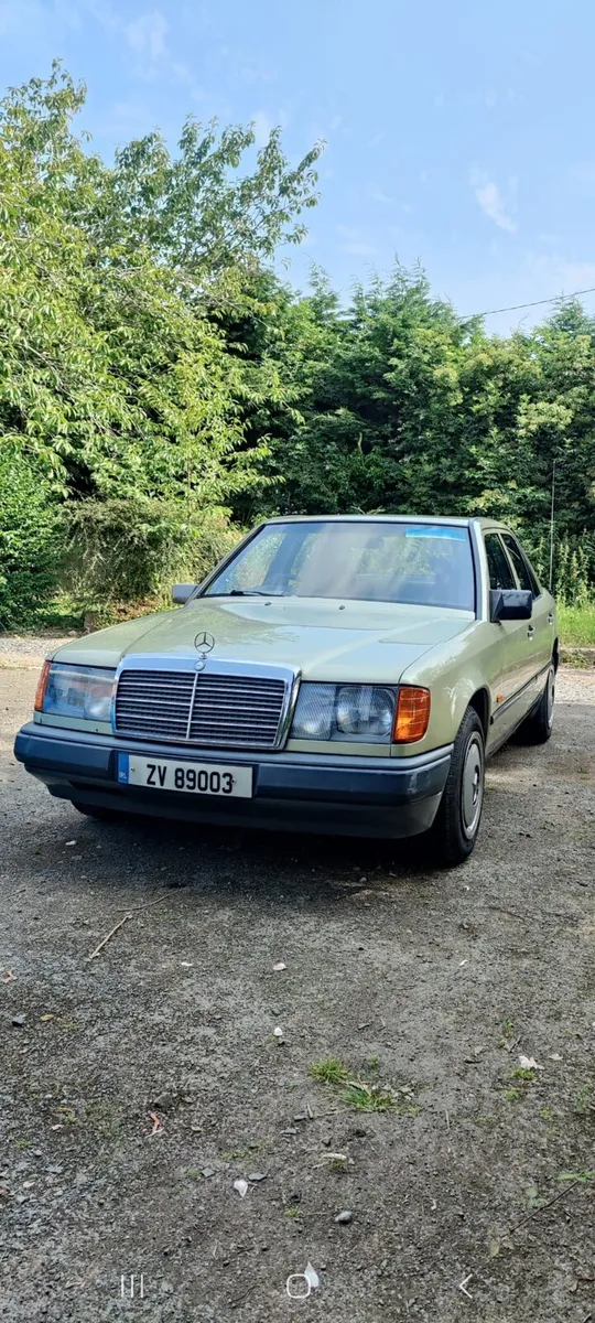 Mercedes 230E W124 very low miles - Image 4