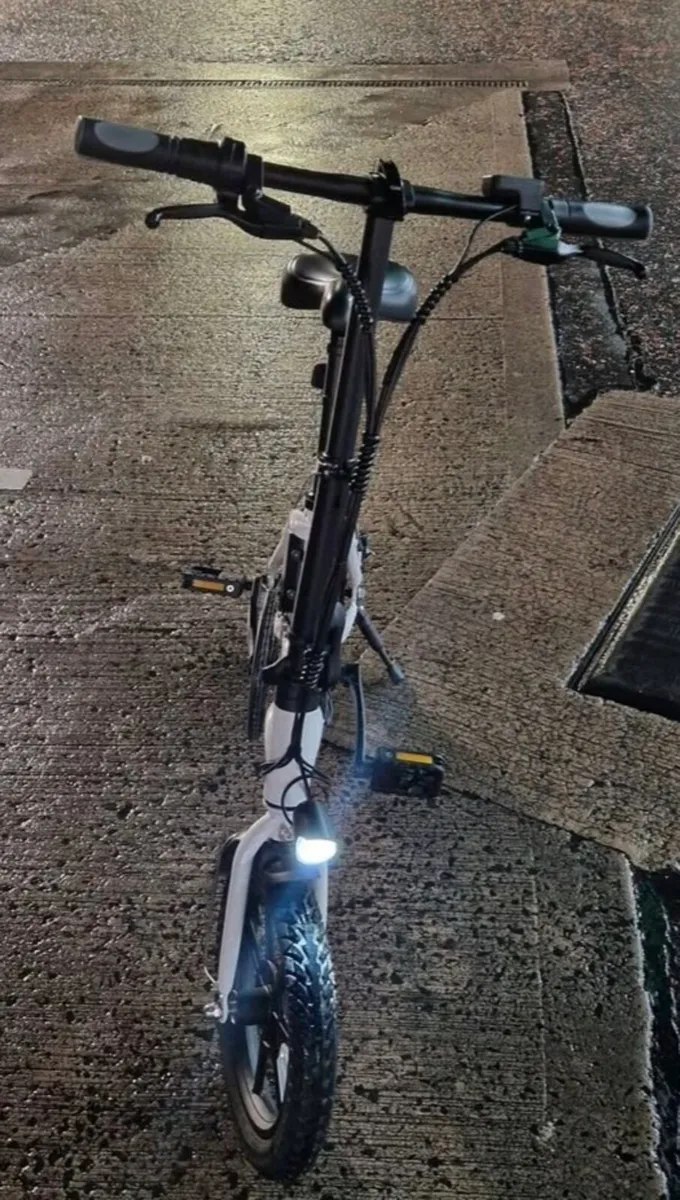 Fiido D3 3 speed modes pedal assist on it aswell - Image 2