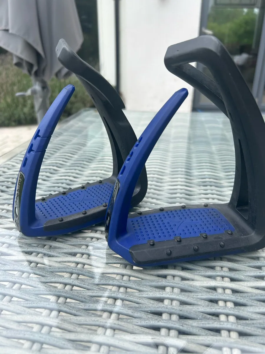 Freejump Stirrups - Image 1