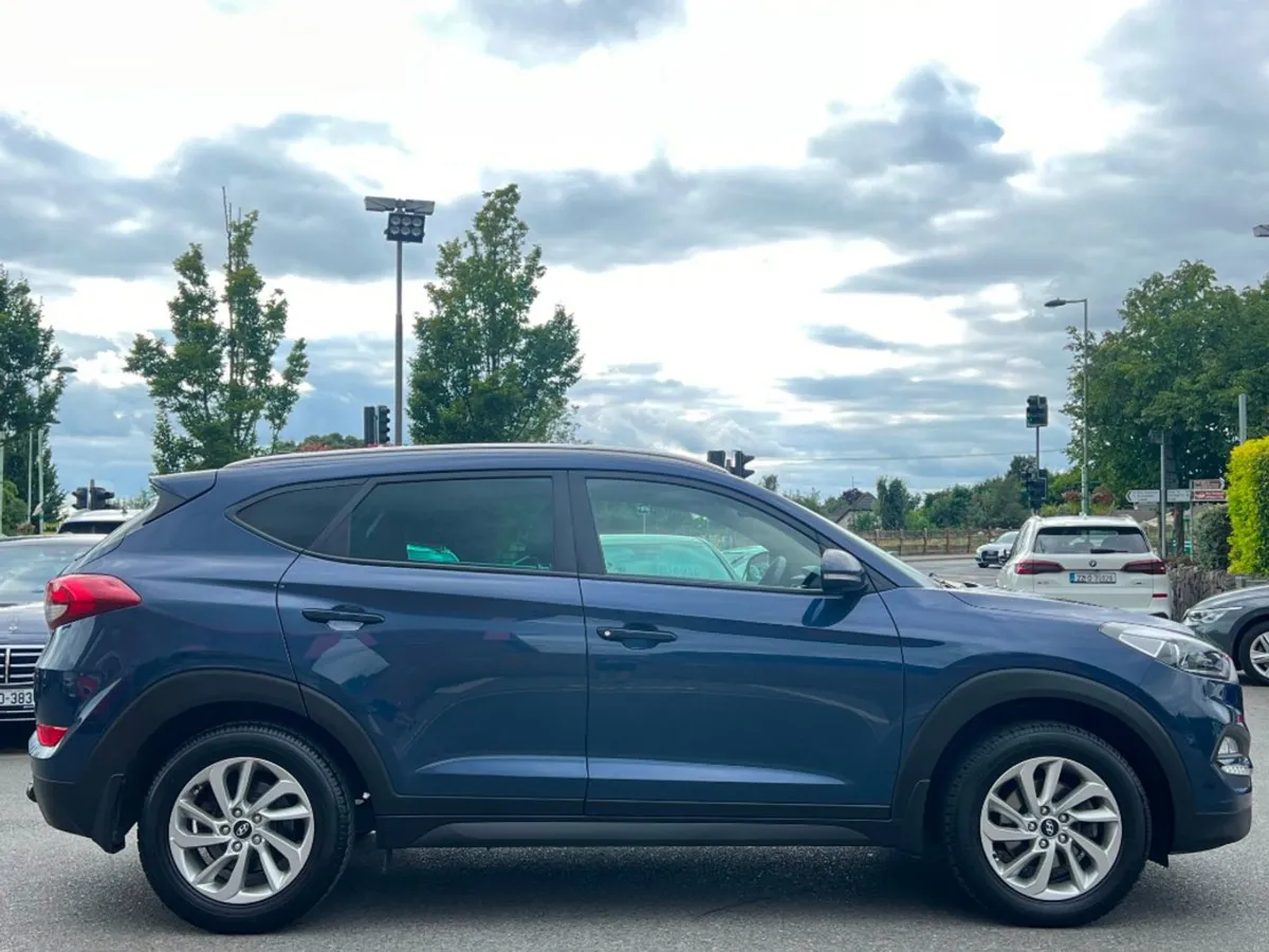 Hyundai Tucson 1.7 Executive 5DR  high Spec - Image 4