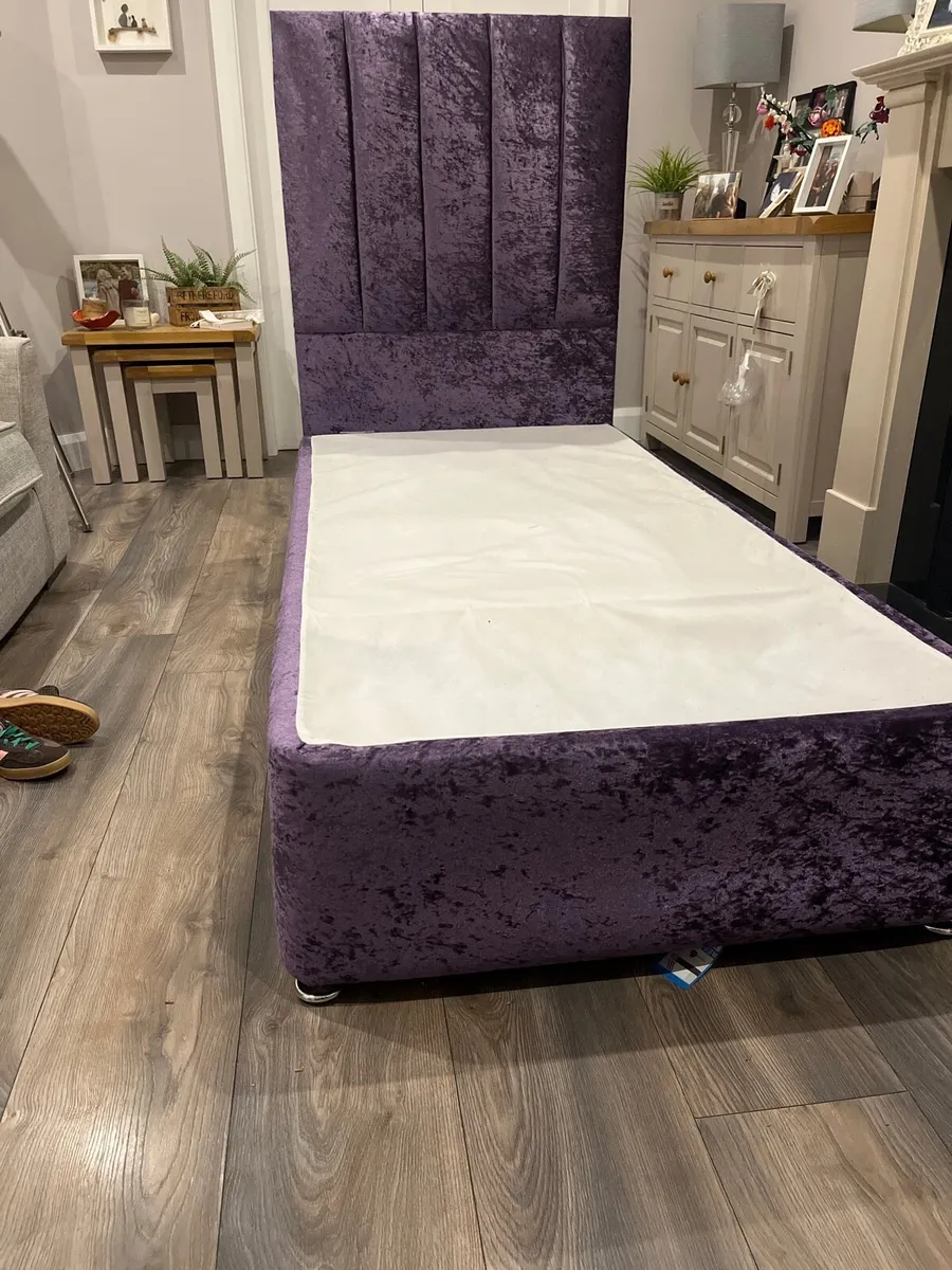 Single bed - Image 1