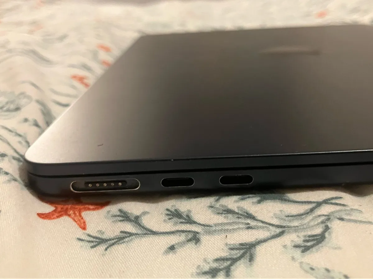 Apple MacBook Air M2 - 16gb ram - Image 3