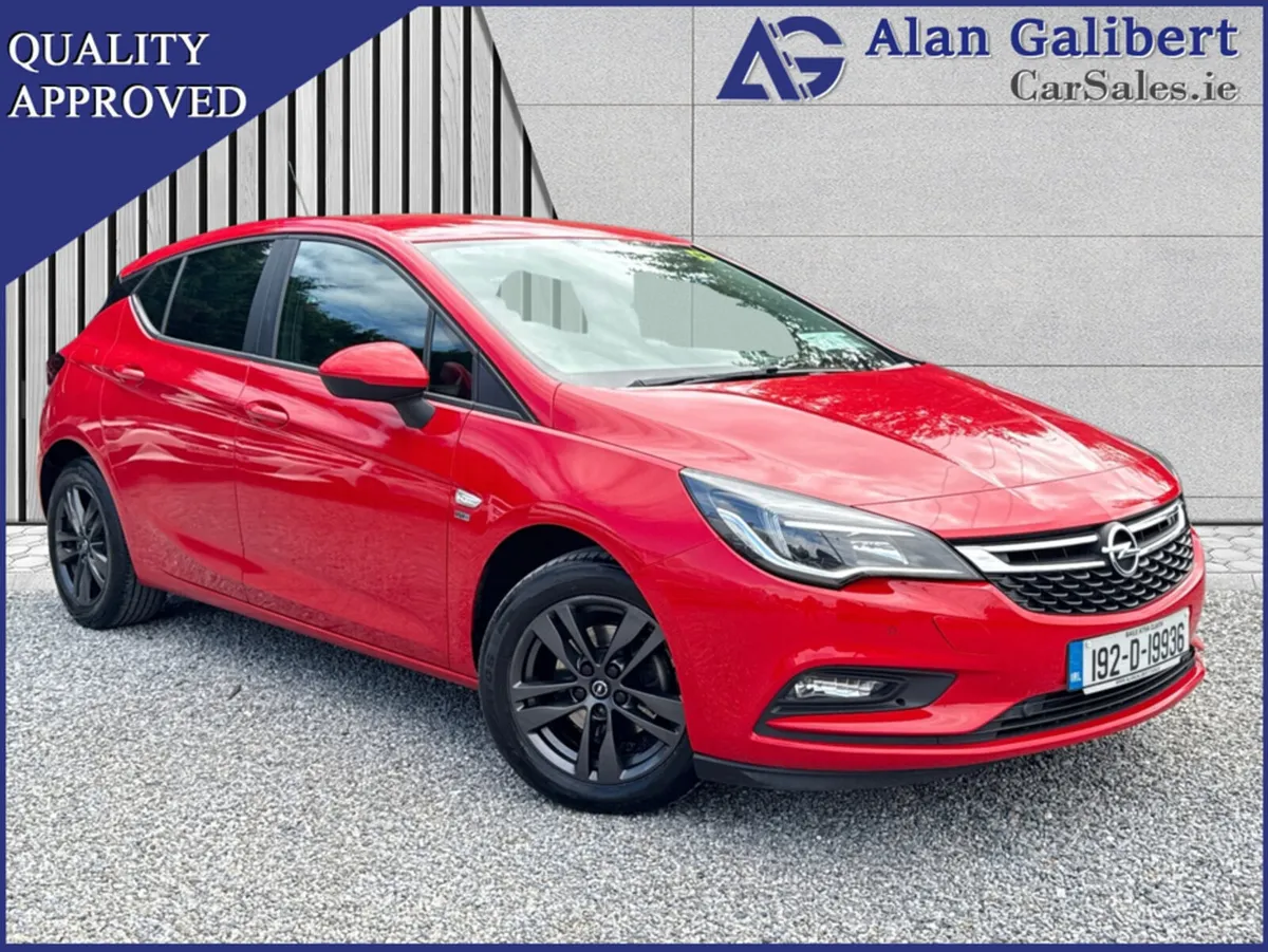 Opel Astra 1.0T 120 Years Edition - Image 1