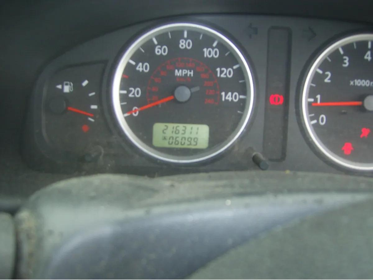 Nissan Almera 1.5 4DR TEKNA - Image 4