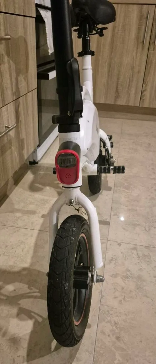 Windgoo B3 E-Scooter with Seat -350W Motor, 25km/h - Image 3