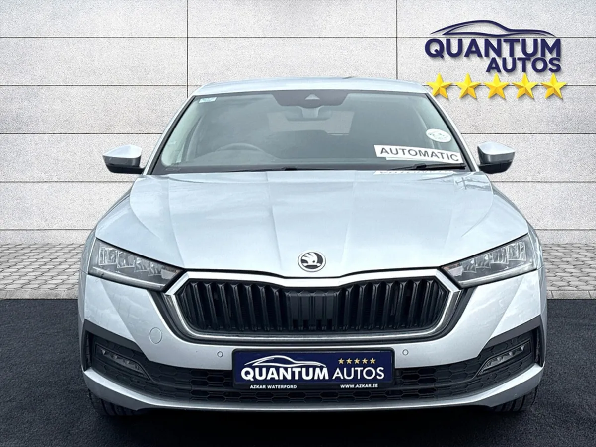 Skoda Octavia 2021 SE TECH IV 1.4 TSI PHEV HATCHBA - Image 3