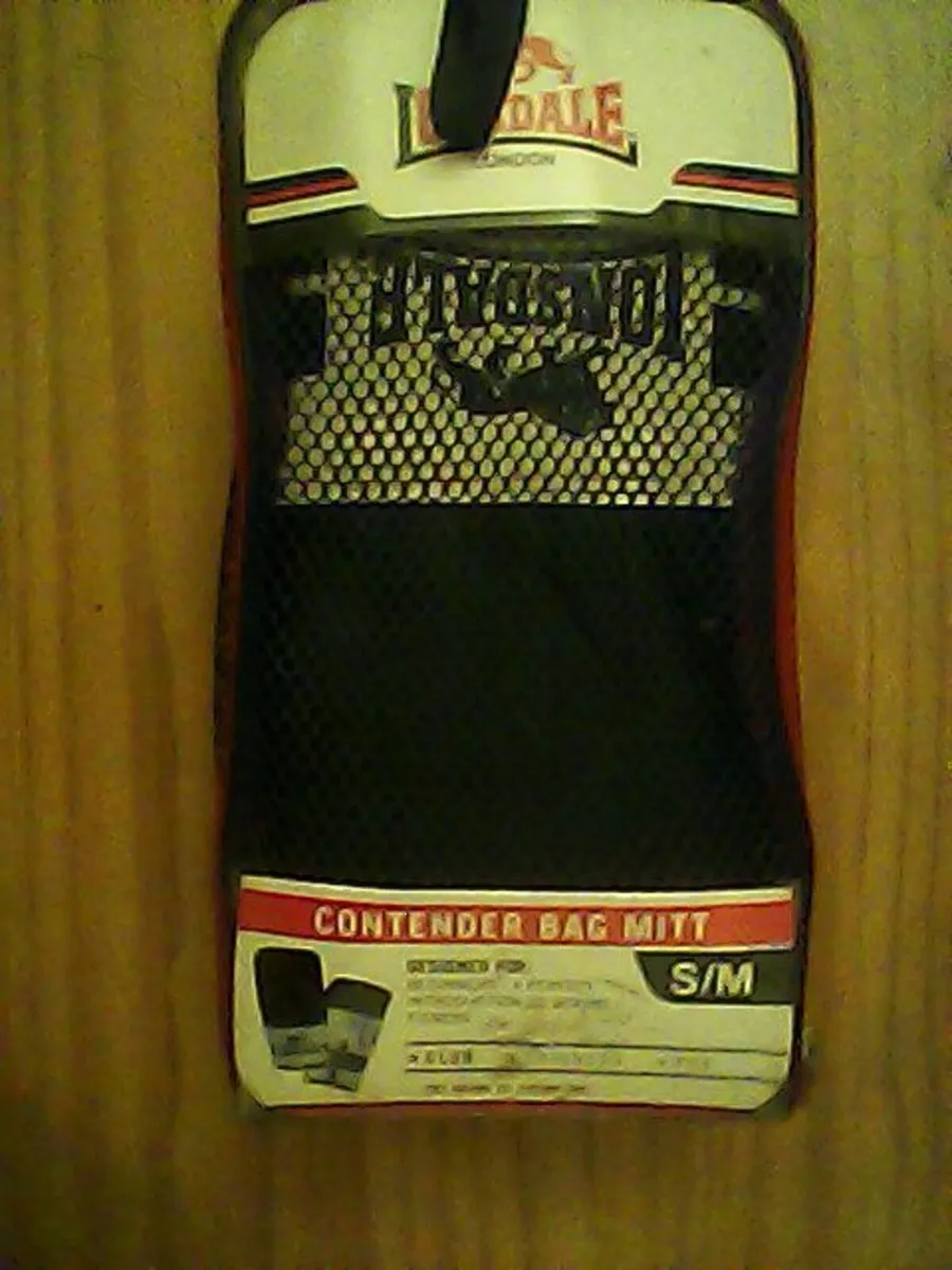 Lonsdale Jnr Boxing Gloves - Image 1