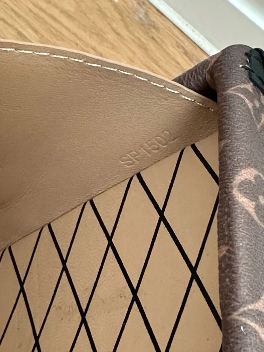Louis vuitton bag - Image 1