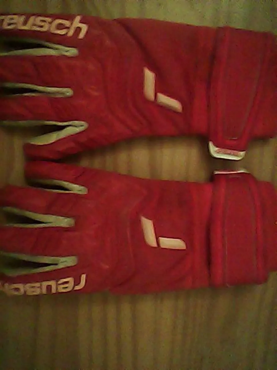 Reusch Soccer Gloves size 8 (Child) - Image 2
