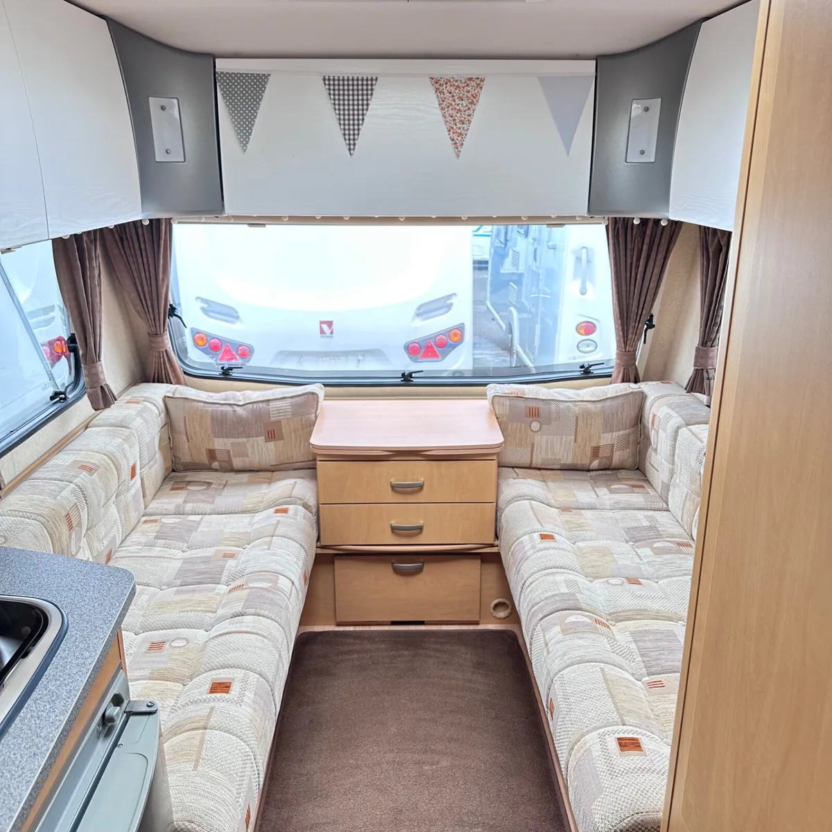 ✨2010  BAILEY RANGER 5 BERTH ULTRALIGHT WEIGHT✨ - Image 4