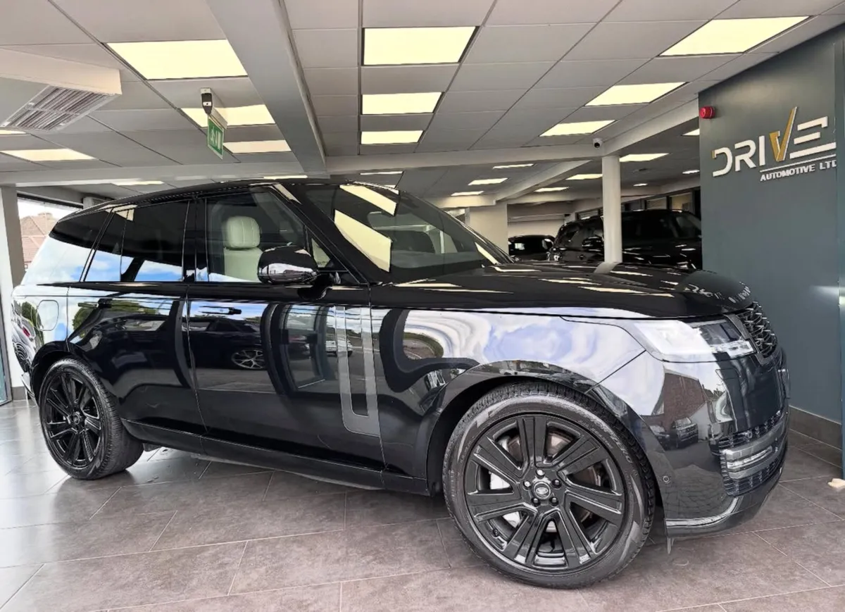 Land Rover Range Rover 2024 P460 Hybrid - Image 1