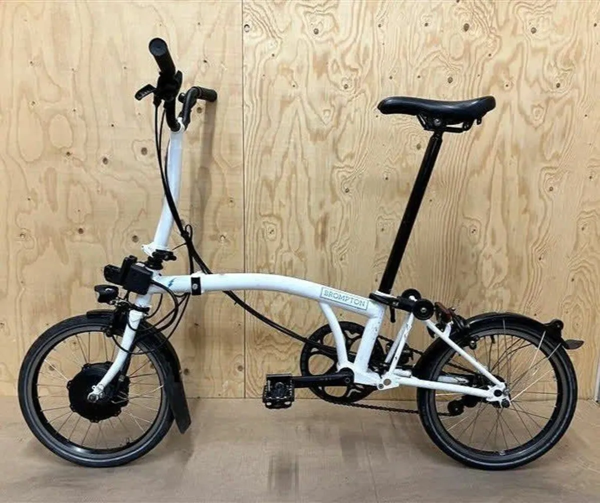 Brompton Folding Electric Ex Demo Bike - Image 2