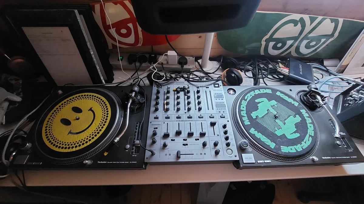 Technics 1210 m3d  x2 pioneer djm600 - Image 2