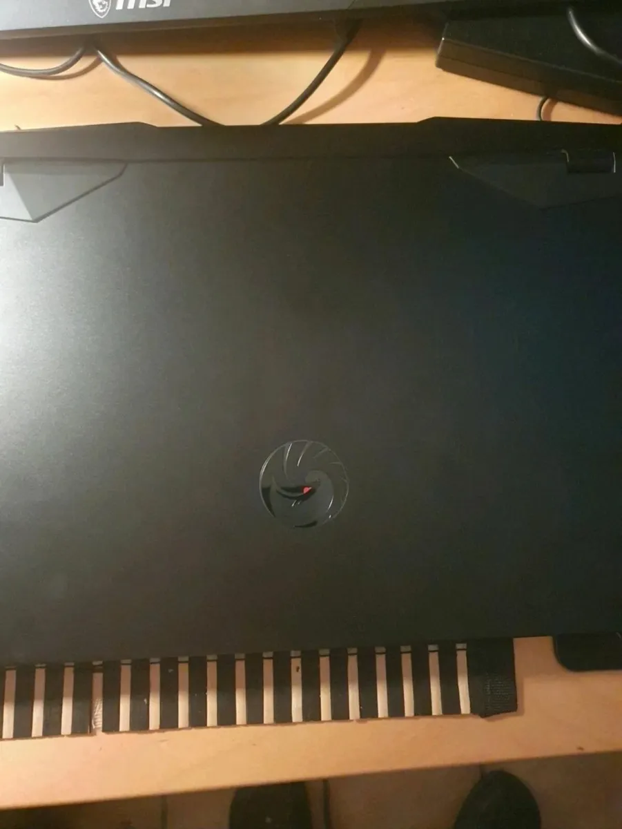 MSI Alpha 17 C7VG – RTX 4070 / Ryzen 7 7840HX / QH - Image 2