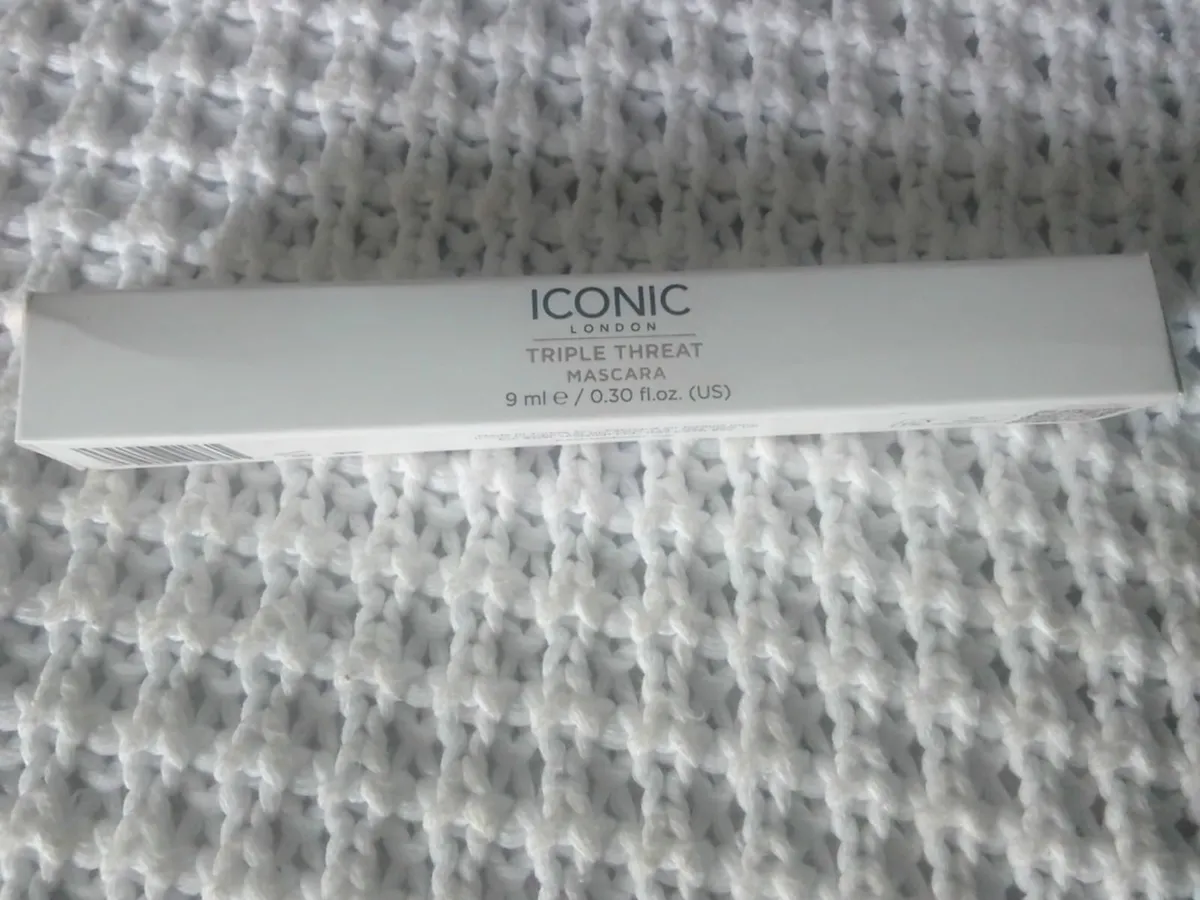 ICONIC TRIPLE THREAT MASCARA FULL SIZED NEW - Image 1